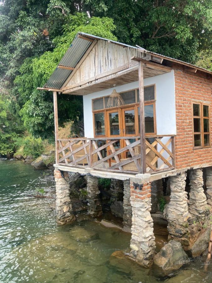 Soul Rebel Lodge & Backpackers Nkhata Bay Exterior foto