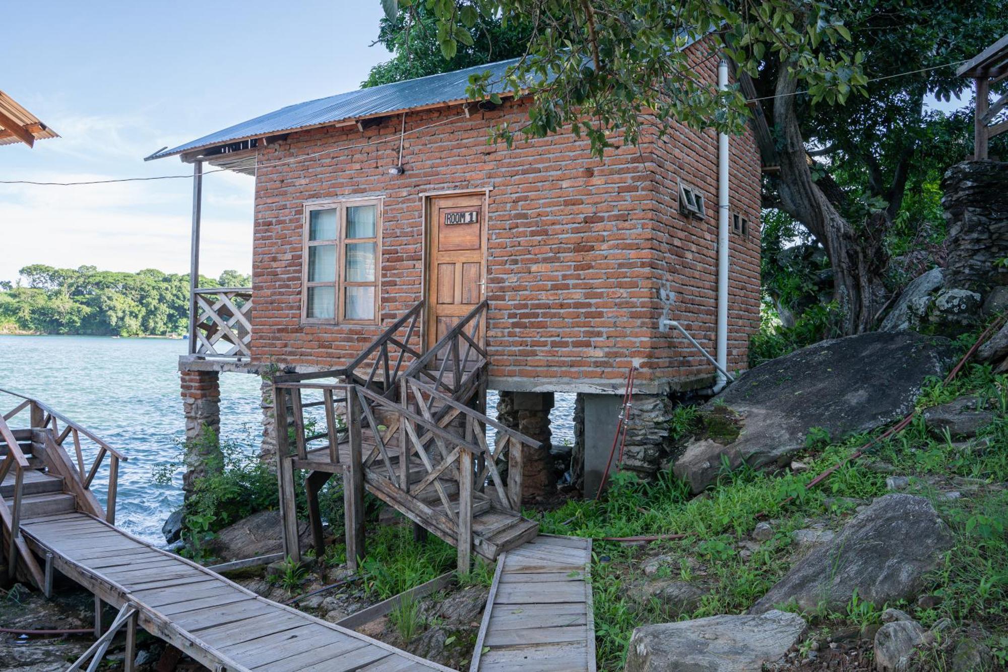 Soul Rebel Lodge & Backpackers Nkhata Bay Exterior foto